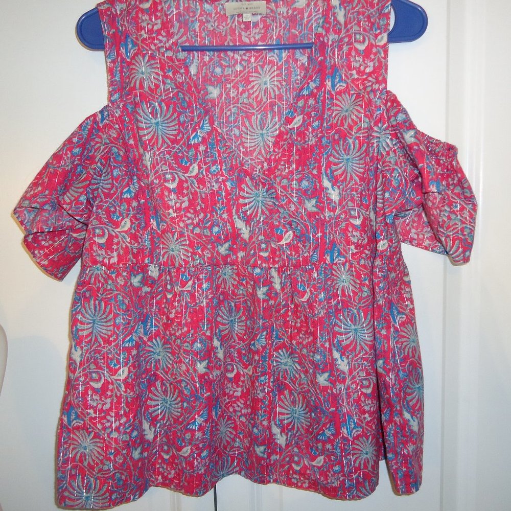 LUCKY Cold Shoulder Top